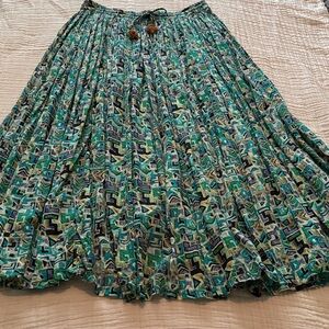 Elegant Green Patterned Skirt